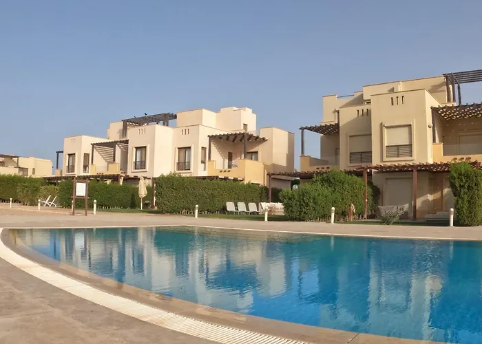 فيلة Cyan 4-bedroom Townhouse Villa, Sleeps 6-10 Persons *