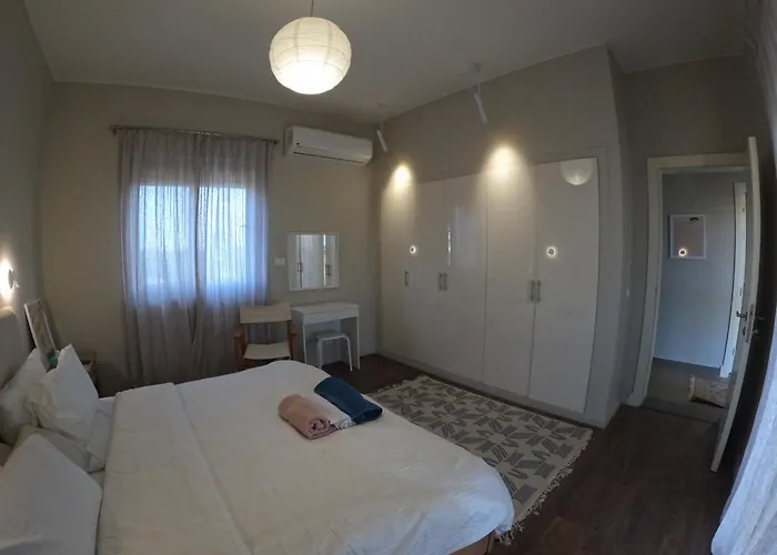 Cyan 4-bedroom Townhouse Villa, Sleeps 6-10 Persons فيلة الجونة