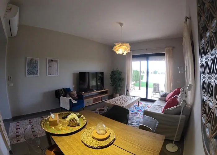 Cyan 4-bedroom Townhouse Villa, Sleeps 6-10 Persons