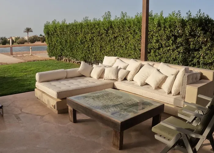 فيلة Cyan 4-bedroom Townhouse Villa, Sleeps 6-10 Persons