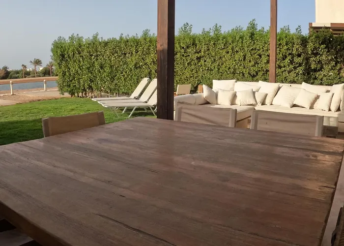 فيلة Cyan 4-bedroom Townhouse Villa, Sleeps 6-10 Persons